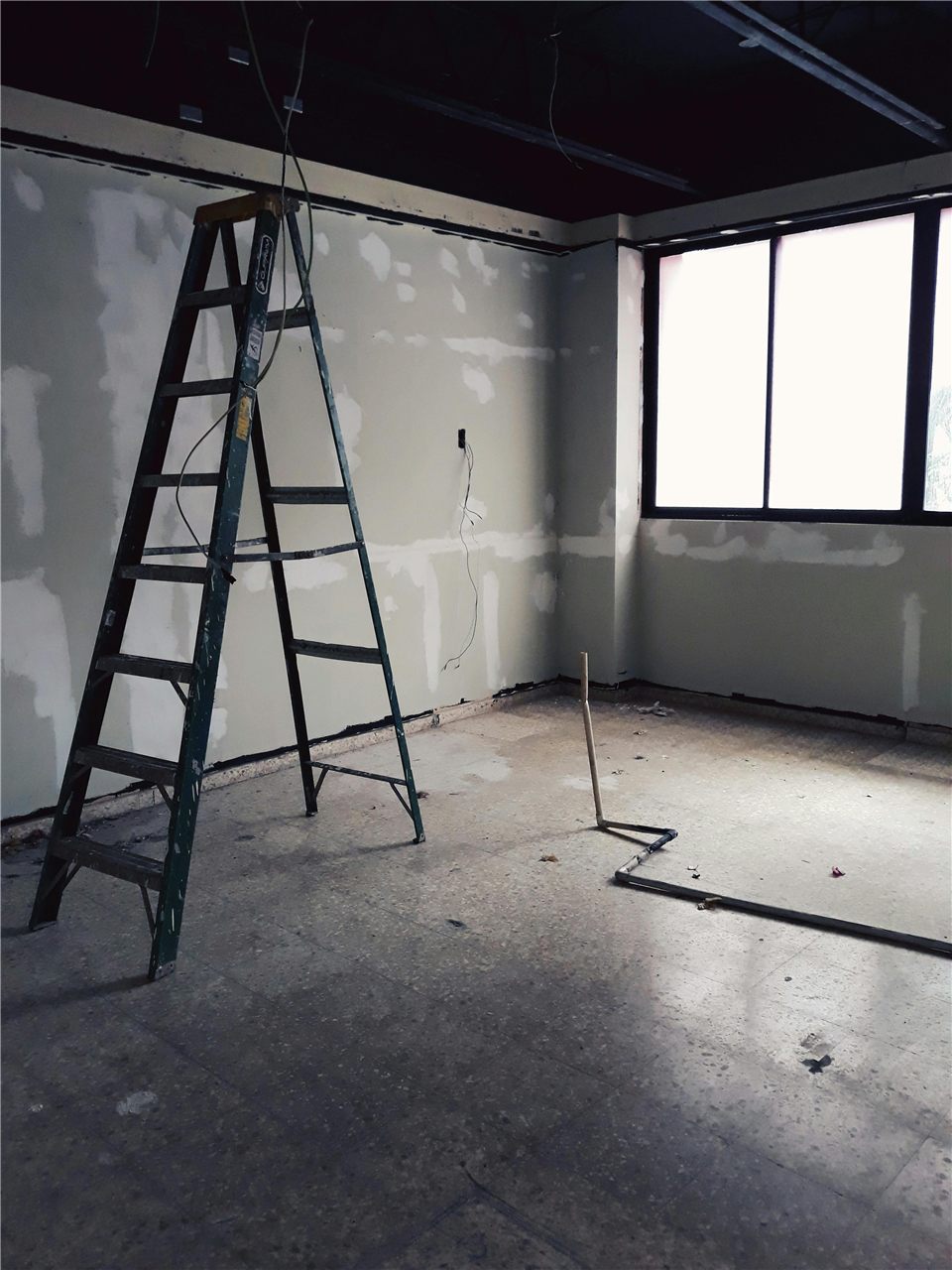 Reforma de vivienda con pintura nueva — E-Renova, reformas en Sada