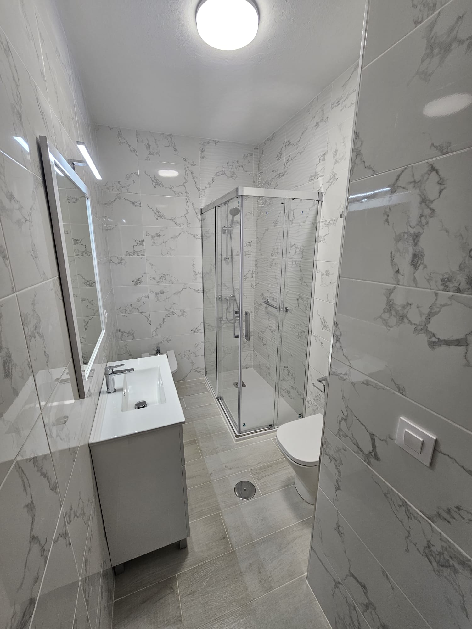 Reforma integral con baño completo en A Coruña — E-Renova